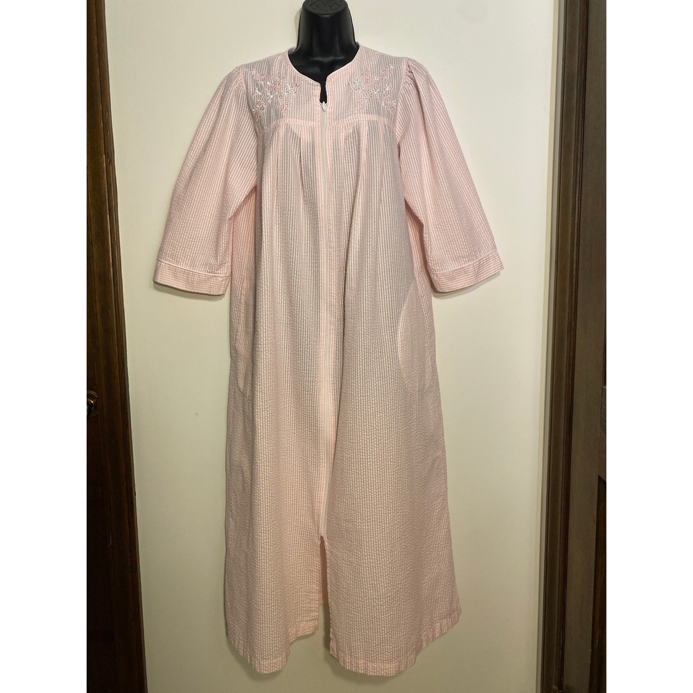 Miss Elaine Pink White Seersucker Long Robe Floral Embroidered Zip‎ Housecoat S